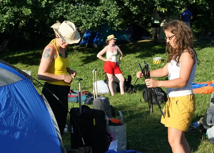 The Tent - Youth Only - Buchung Leider Nur Bis 30 Jahre Moeglich!