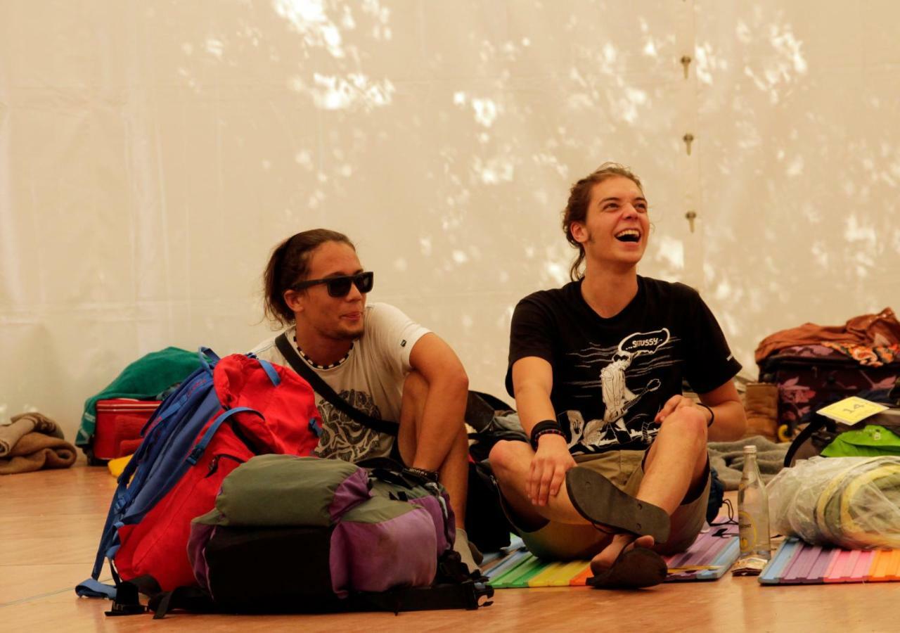 The Tent - Youth Only - Buchung Leider Nur Bis 30 Jahre Moeglich! München